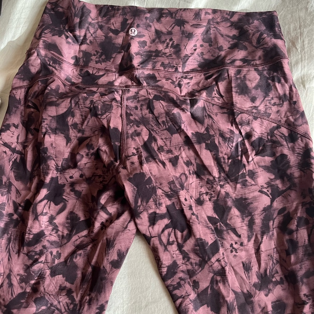 Lululemon Wunder Under tie dye